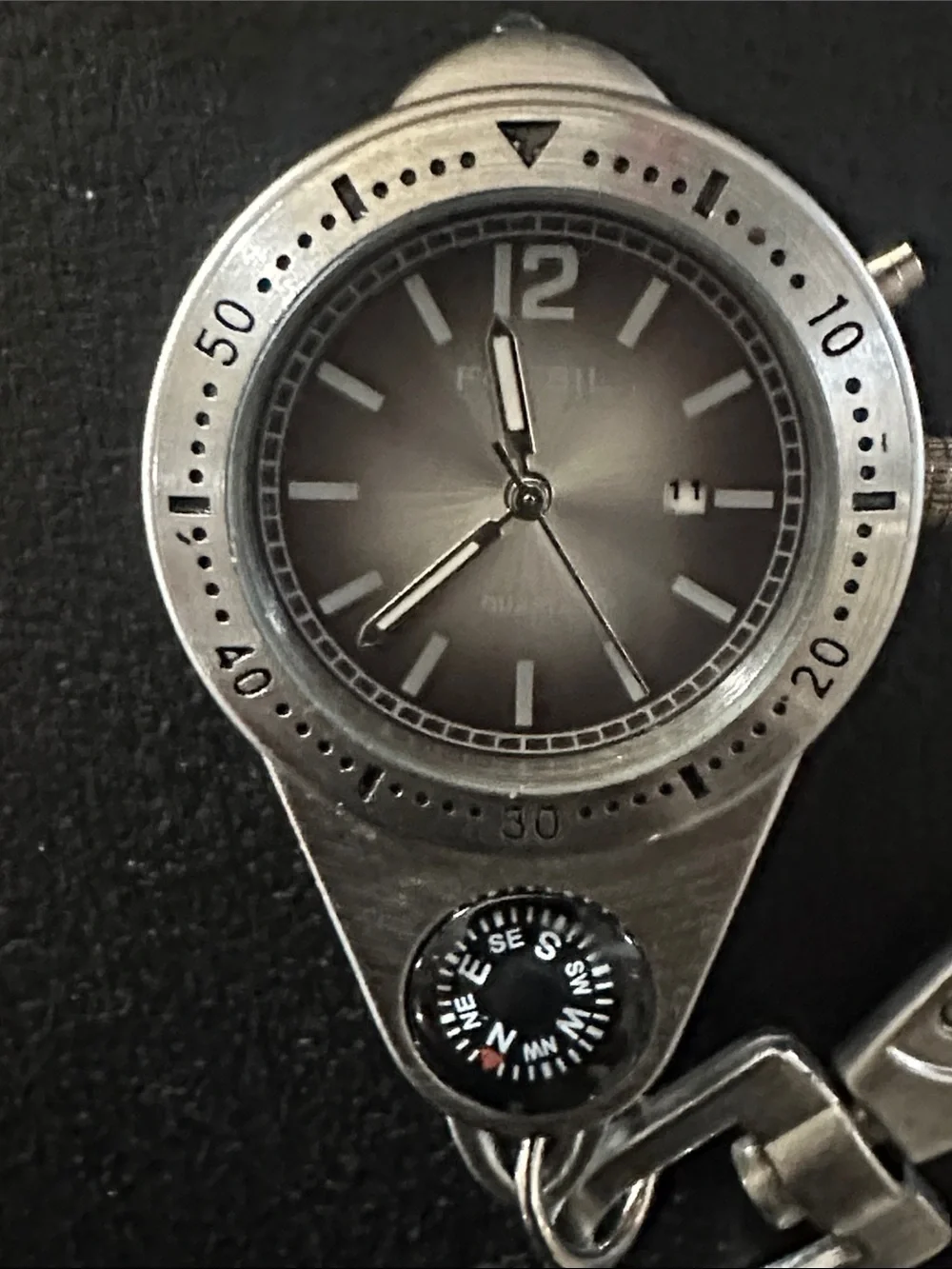 Fossil Silver Clip-On Watch Keychain with Compass need battery